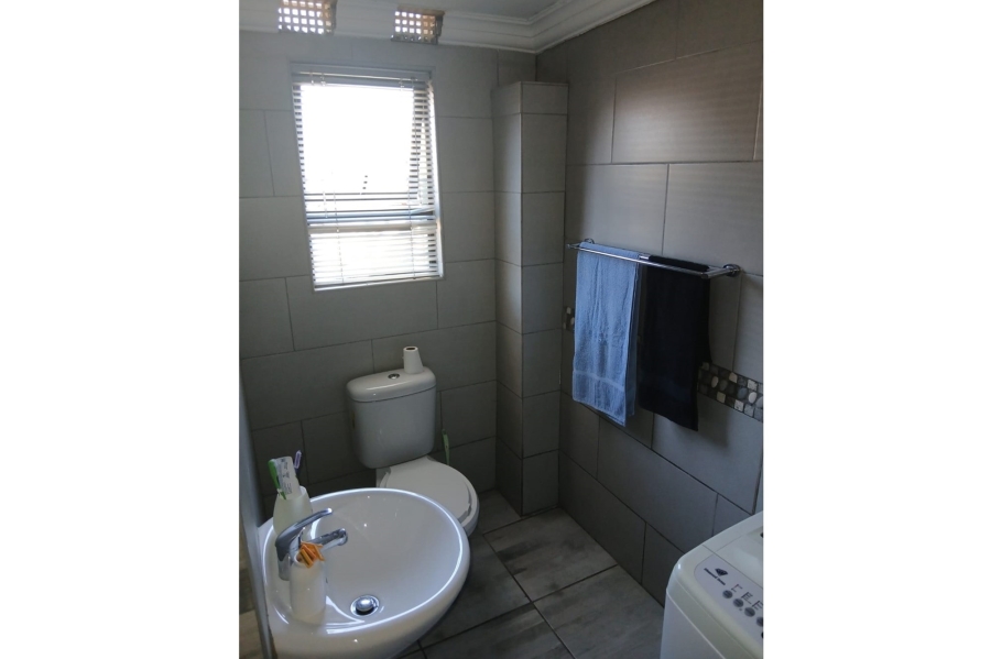 4 Bedroom Property for Sale in Hillcrest Western Cape